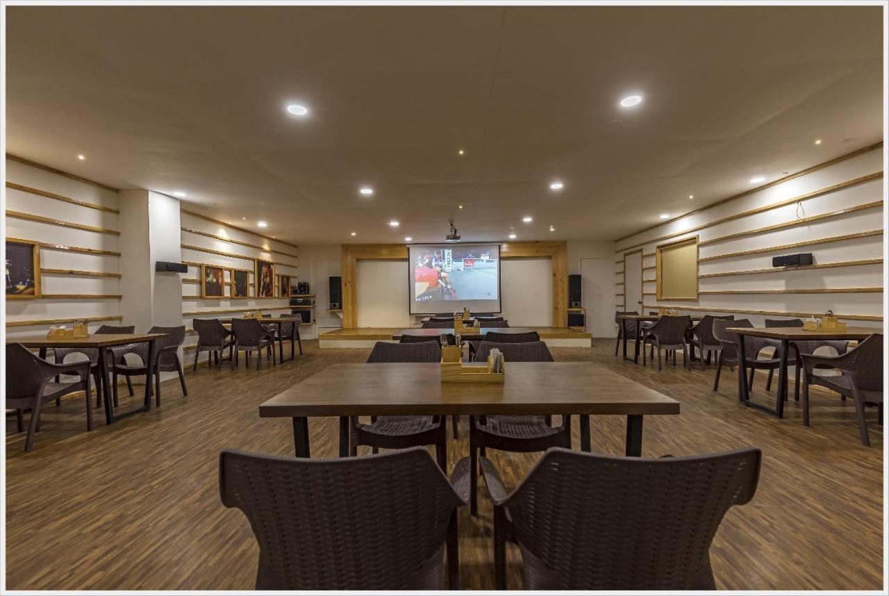Hotel Green Field Satara Buitenkant foto