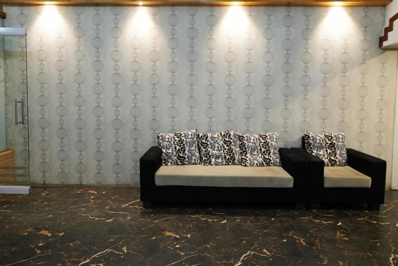 Hotel Green Field Satara Buitenkant foto